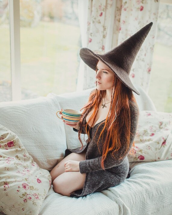 Brown witch hat Clearance