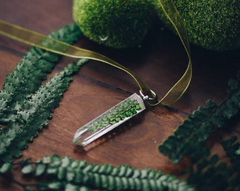 Fern necklace resin necklace pendant raw crystal point quartz form im green pressed flower jewelry