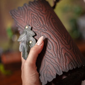 Log bag wood and leather nature form Druid witch inspired handbag shoulder bag goblincore cottagecore image 2