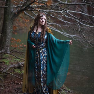 Elven green dress, Green elven medieval dress velvet preraphaelite ren fair elf costume celtic medieval velvet dress