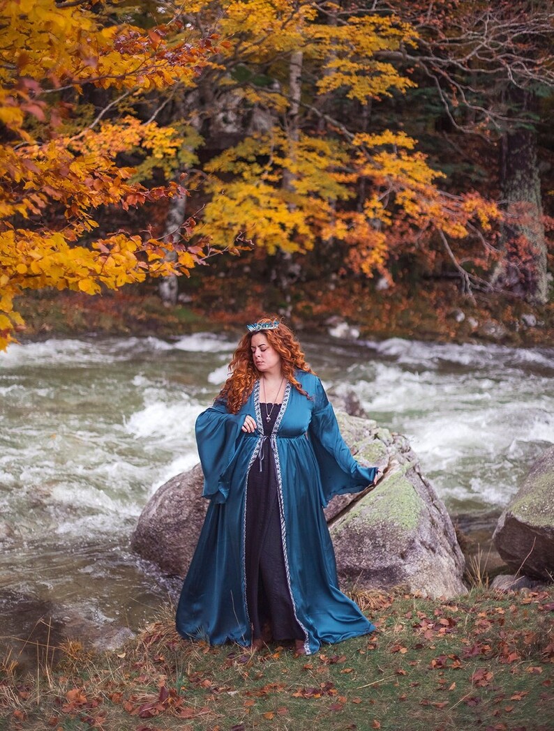 Robe médiévale Robe préraphaélite inspirée du costume surcot en mousseline de soie surcot robe médiévale manteau romantique robe elfique bleu et argent elfique image 1