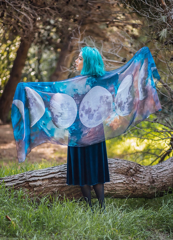 LONG SCARF LUNAR GAZING