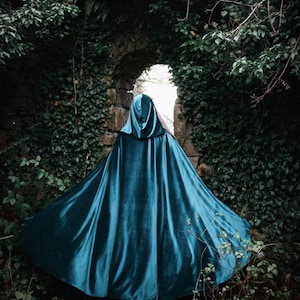 Velvet cape green hooded cloak, medieval elven fantasy costume cape with hood image 3
