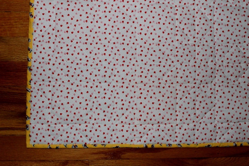 Baby quilt red white blue yellow stars pieced reversible 39 x 31 FREE SHIPPING