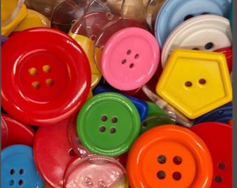 Accesorios: botones y forro de satén. Complemento para gorro de exfoliación comprado en mi tienda.