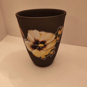 Black Dk/Gray Planter with Yellow Flower 6.5" Tall 5" Across Opening