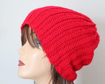 Bonnet au crochet fait main couleur rouge