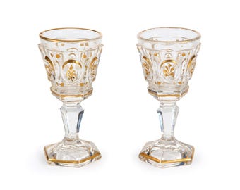 Pair of Antique Gilded Crystal Liqueur Glasses – Gold Rimmed Cut Glass Cordials with Hexagonal Base, Mid-Century Elegant Barware Set
