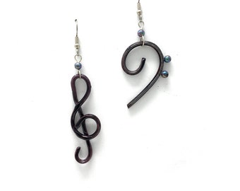 Music earrings, bass and treble clef note jewelry, enameled copper and bead earrings, musician gift, music jewelry