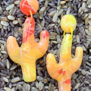 Gelbe und orange Polymer Clay Kaktus Sukkulenten Ohrringe