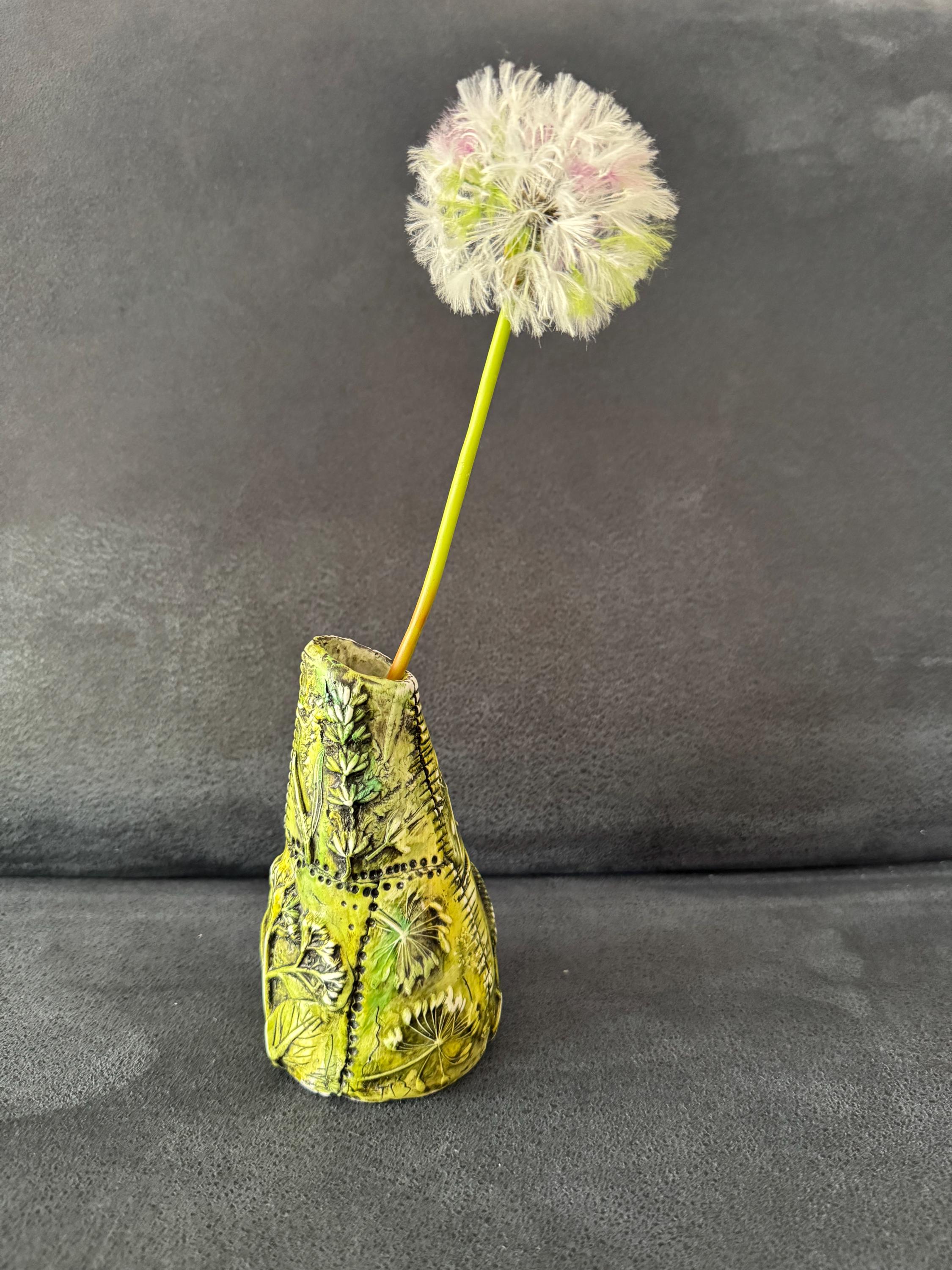ドライフラワー用の装飾的な黄緑色の花瓶「NatureSense」 - Etsy 日本