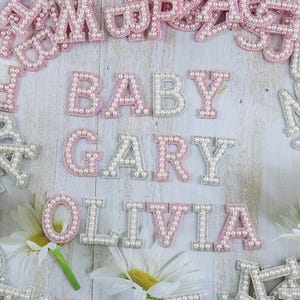 Parche de letra de perla personalizado, parche de alfabeto rosa, parche de letras personalizado, parche para planchar, parche para pegar, aplique, novia DIY