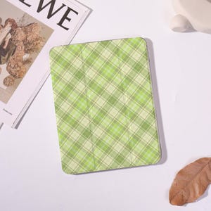 Green Checkered iPad Case For iPad Pro 2025/2024 13" 11",iPad Air 7/6/ 11" 13",iPad Mini 7/6/ 8.3",iPad 8/9/10,iPad A16,Customizable Cover