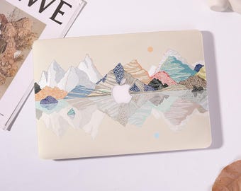 Funda para MacBook Mountain Reflection Matte, compatible con MacBook Neo A18, Pro 13, 14, 15, 16, Air 15, 13, 11, M5/M4 (2026), carcasa rígida, regalos personalizables.