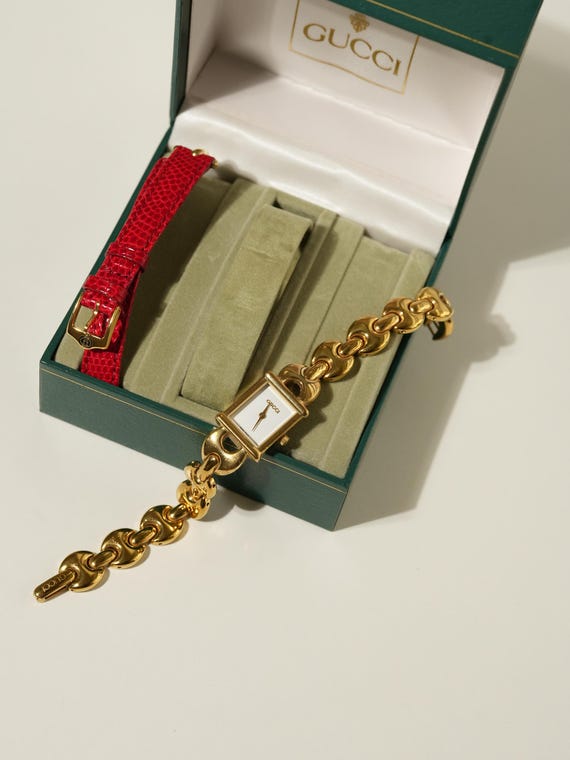 Gucci Vintage Gold-plated Chain Bracelet Watch  display picture 3
