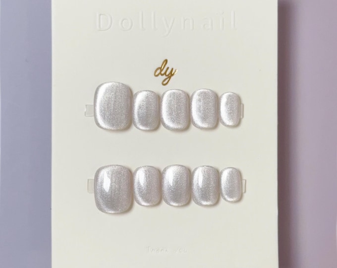 Pearl Shine Cat Eye | Press on nails