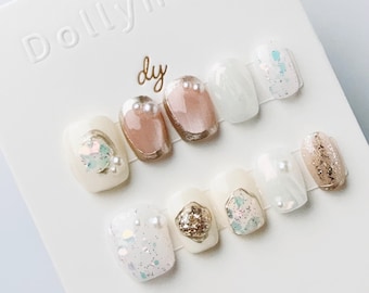Luxe Veil in Pearl Dust | Press on nails