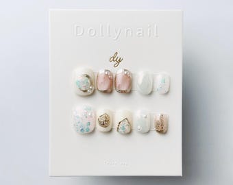 Luxe Veil in Pearl Dust | Press on nails