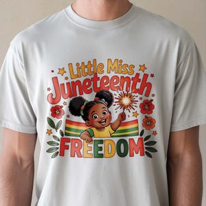 リトルミス・ジューンティーンス・キッズTシャツ、フリーダム・スパークラー・シャツ、キュートなブラックガール・プライド・トップ、アフリカ系アメリカ人向けホリデーギフト
