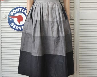 Vintage 40s Women's Skirt Daywear 5 Shades of Gray Junior Fashions by Carole King Theater Costume Distressed as is Pleated waist S-M 26"w