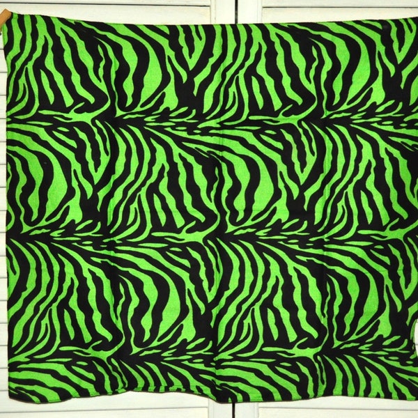 Vintage Bandana Abstract Animal Print Neon Green & Black Cotton Accessory 80s 90s Rocker Biker Pet Scarf Handkerchief Doo Rag 19x21 Costume