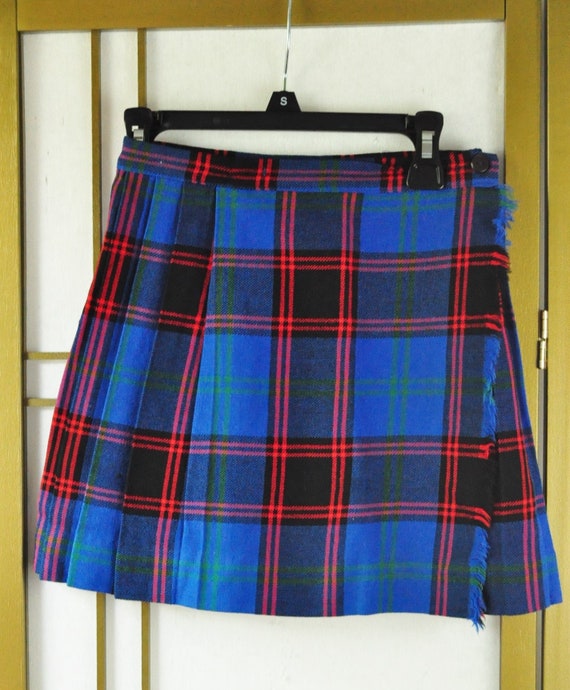 Blue plaid skirt 90s hotsell