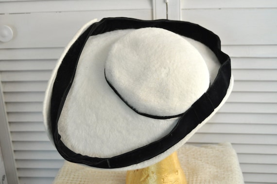 Vintage 40s Womens Hat Extra Wide Brim Black & Whi