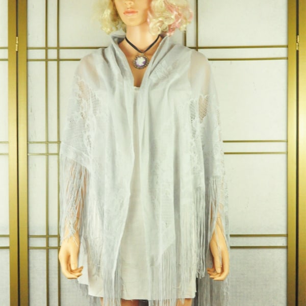 how to wear a piano shawl