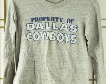 Vintage Collectible Youth Football T-shirt Property of Dallas Cowboys As Is Gray NFL Sports Long Sleeve Shirt Costume Distressed 14 to 16