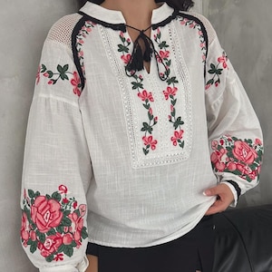 White Boho Embroidered Cotton Blouse – Vintage Floral Top for Women, Retro Peasant Shirt, Cottagecore Festival Clothing