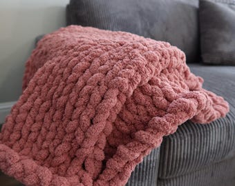 Couvertures pour bébés en grosses mailles