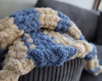 Couvertures pour bébés en grosses mailles