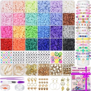 Puede incluir: Un kit para hacer pulseras con cuentas de arcilla de colores, cuentas de letras y cuentas con forma de fruta. El kit incluye herramientas y materiales para crear pulseras, con ejemplos terminados. Incluye abalorios dorados.