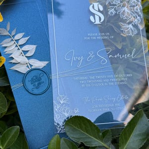 Set di inviti per matrimonio minimalisti in acrilico trasparente, biglietti di nozze trasparenti unici, eleganti inviti per matrimonio blu