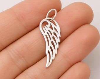 Pingente de prata de lei com asa de anjo, para homenagens póstumas.