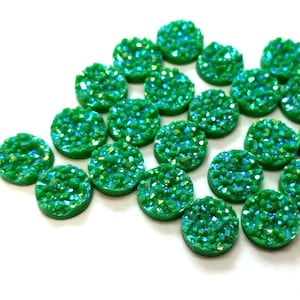 10 piezas Druzy Resina Embellecimiento Cabochones Verde Esmeralda Multicolor AB - 8mm