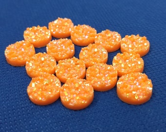 10 cabochons d'embellissement Druzy en résine orange néon multicolore - 12 mm