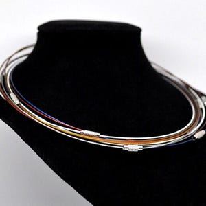 10 st. Halsband med minnestrådschokerbeläggning och silverskruvspänne - 40 cm - 1 mm - TJOCKA - 10 färger - HÖG KVALITET bild 3