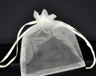 50 pcs. Ivory Organza Bags - 9cm x 7cm (3.54 in x 2.76 in)