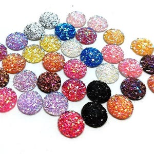 Surtido de 10 cabujones de resina Druzy para decorar, 12 mm, forma de círculo, variedad de colores.
