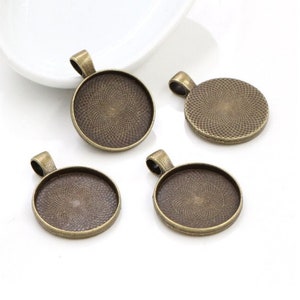 5 pcs. Antique Bronze Pendant Trays Circle Posts Settings Bezels Cabochons - 20mm Glue Pad Setting