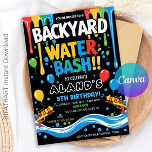 Può includere: Un invito nero per un Backyard Water Bash! presenta testo e grafica colorati, tra cui pistole ad acqua, palloncini e gocce d'acqua. L'invito è per il 5° compleanno di Aland, con dettagli dell'evento e informazioni RSVP.