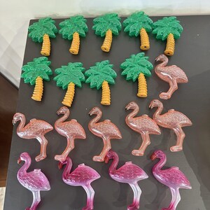 Juego vintage de 20 luces de repuesto moldeadas por soplado con forma de flamenco y palmera para fiestas hawaianas.