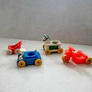 Vintage Fischer-Preis kleine Leute Fahrt auf Trike Schaukelpferd Kinderwagen & Warenkorb