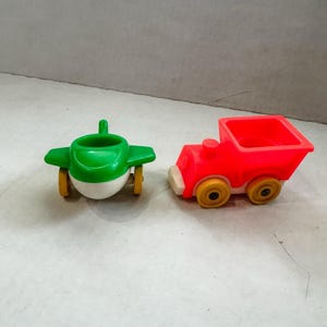 Vintage Fisher Price Little People Green Airplane Orang Train