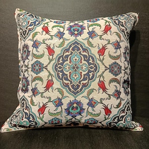 Ottoman Tulip Pillow Cover: Gobelin Tapestry Cushion, Turkish Decor 40x40cm