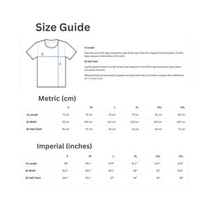 Puede incluir: Una gu&iacute;a de tallas de camisetas con medidas en cent&iacute;metros y pulgadas. La gu&iacute;a incluye diagramas e instrucciones para medir el largo, el ancho y el medio pecho de la camiseta. Tallas de la S a la 3XL.
