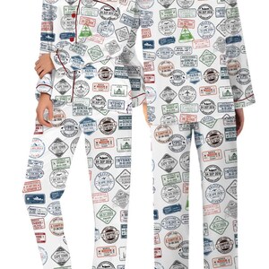 Travel Print Pajama Set for Women – Button-Up Short Sleeve Pajamas with Shorts, Cute Vacation Lounge Sleepwear Gift bild 2