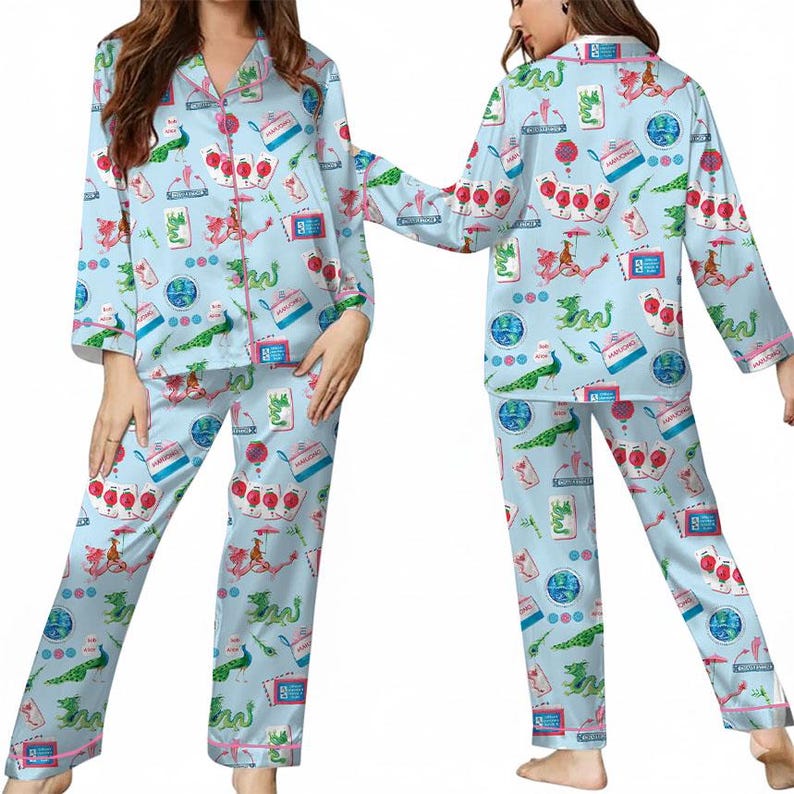 Conjunto de pijama de satén chinoiserie Mahjong para mujer, ropa de dormir divertida de manga larga, regalo para amantes de las noches de juegos y jugadores. imagen 2