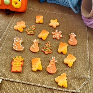 Set of 16 Christmas Cookie Cabochons Charms – Kawaii Resin Flatback for DIY Crafts, Slime, Phone Case, Jewelry, Holiday Fake Food Decoden